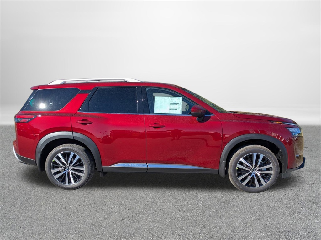 2025 Nissan Pathfinder Platinum photo 2