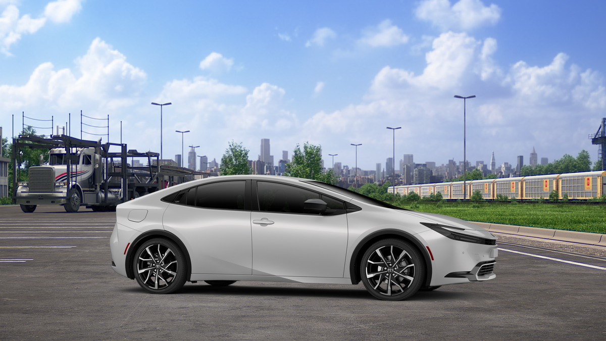 2026 Toyota Prius Plug-in Hybrid XSE photo 13