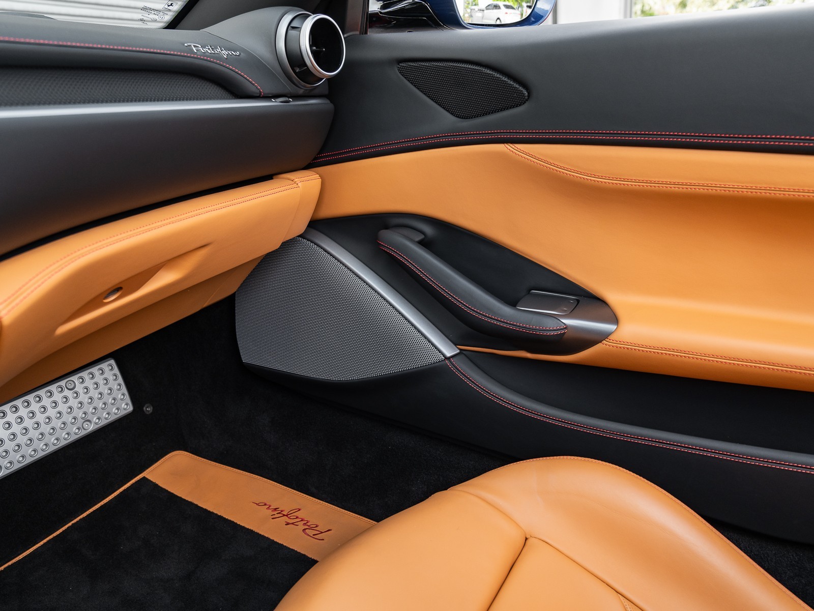 2019 Ferrari Portofino photo 24