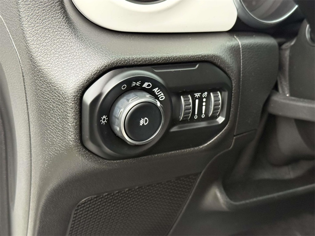 2021 Jeep Wrangler Unlimited Islander photo 30