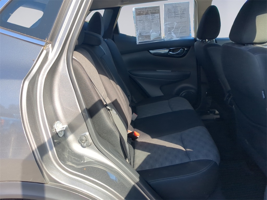 2017 Nissan Rogue Sport SV photo 18