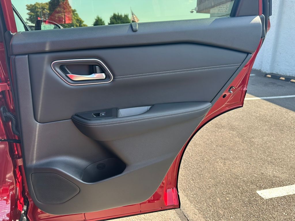 2026 Nissan Rogue Platinum photo 27