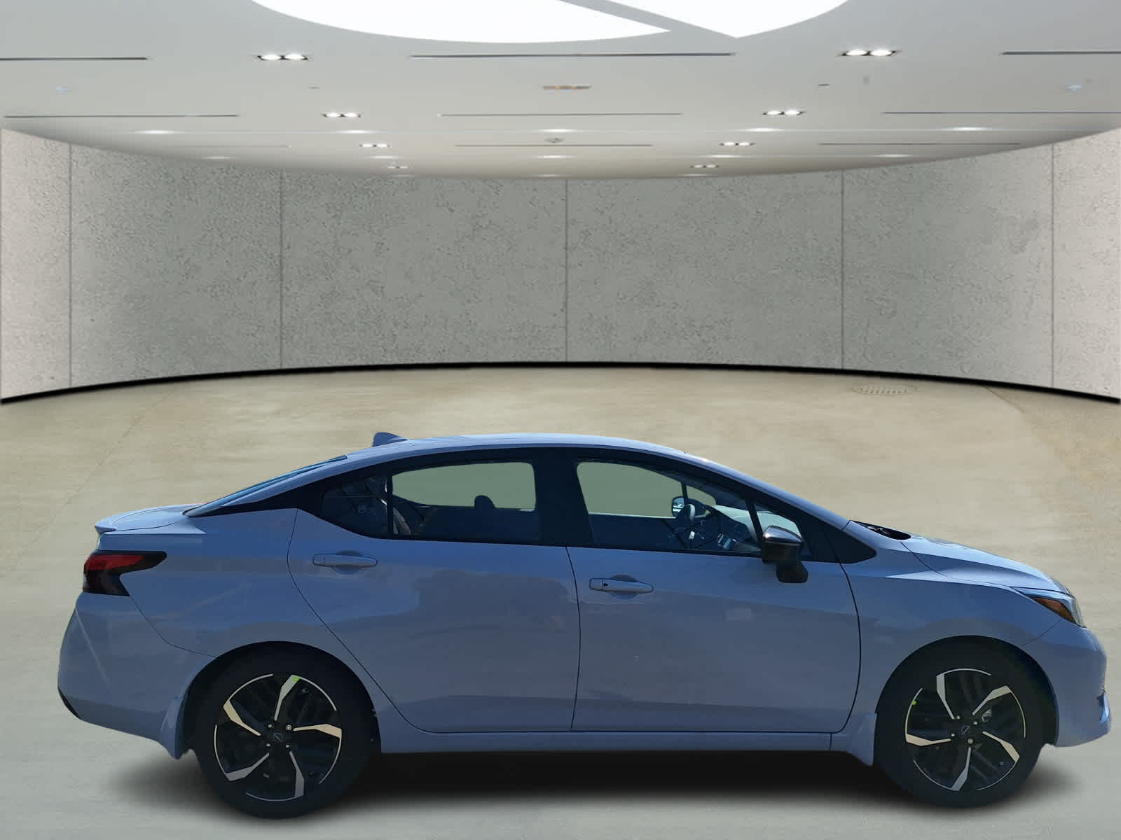 2025 Nissan Versa SR photo 6