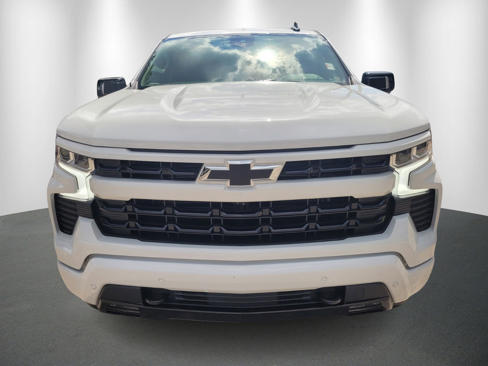 2025 Chevrolet Silverado 1500 RST photo 2