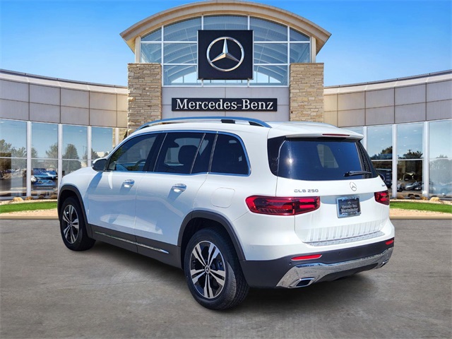 2025 Mercedes Benz GLB 250 4MATIC photo 3