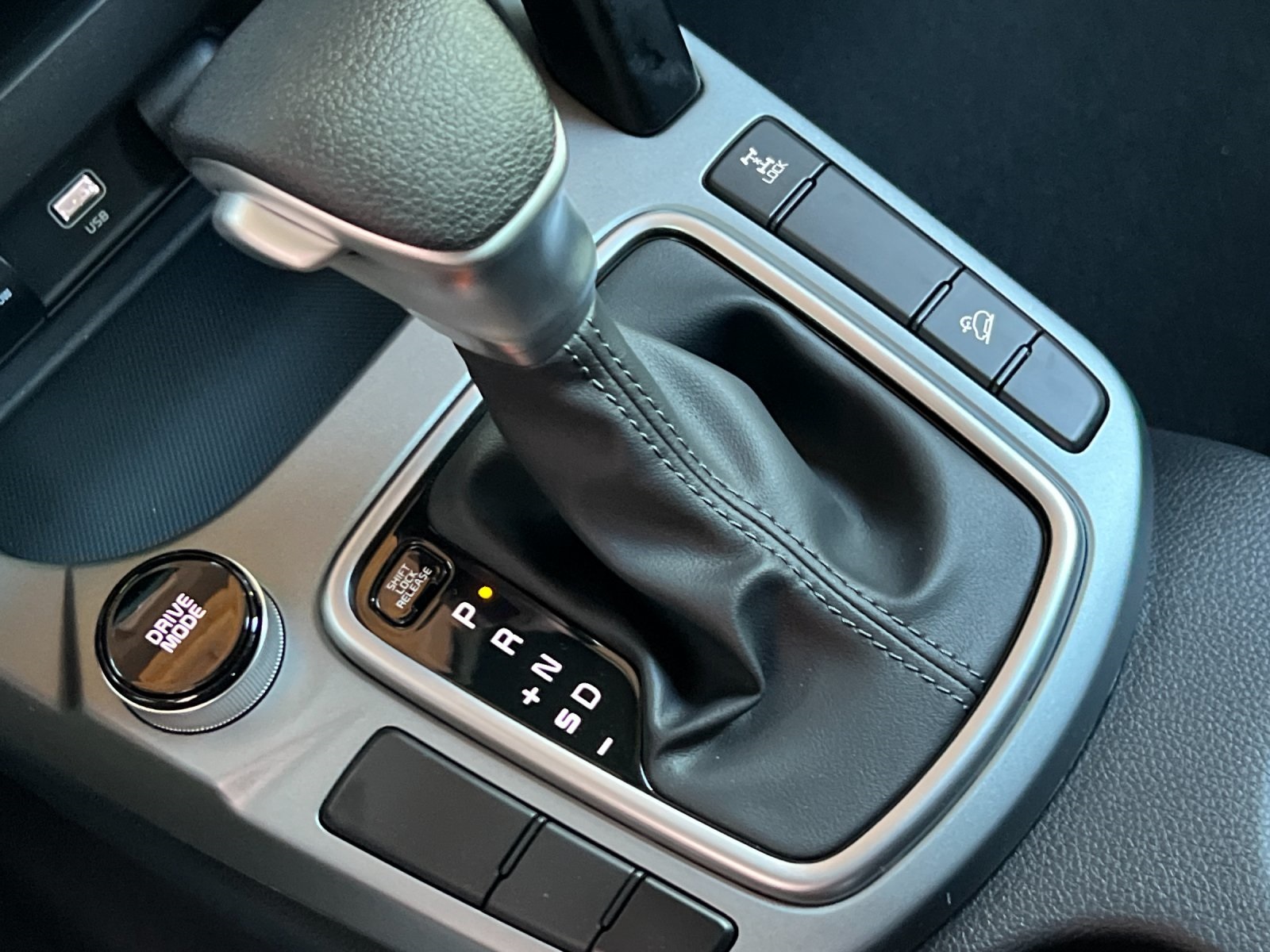 2025 Kia Seltos LX photo 18