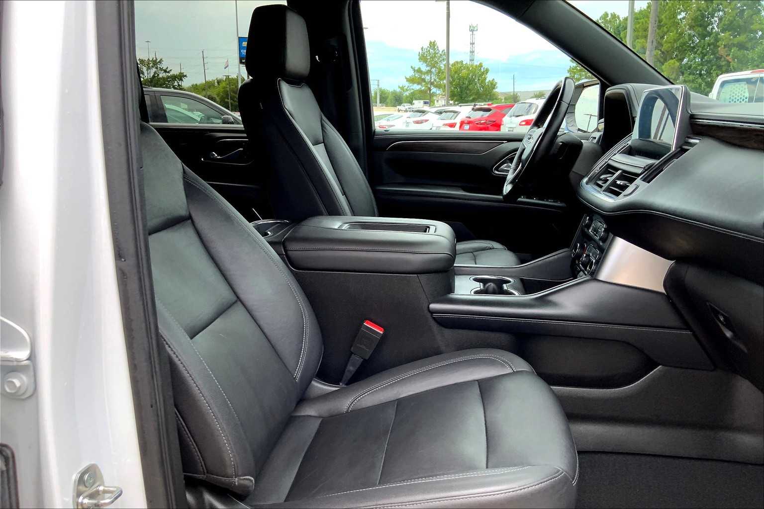 2021 Chevrolet Tahoe LT photo 16