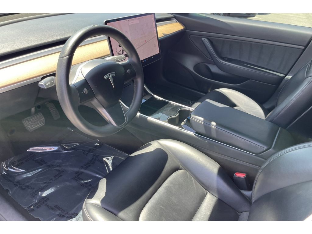 2020 Tesla Model 3 Standard Range photo 9