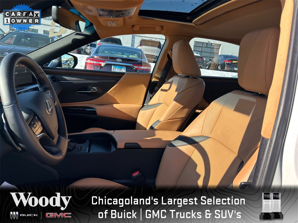 2025 LEXUS ES - Image 14