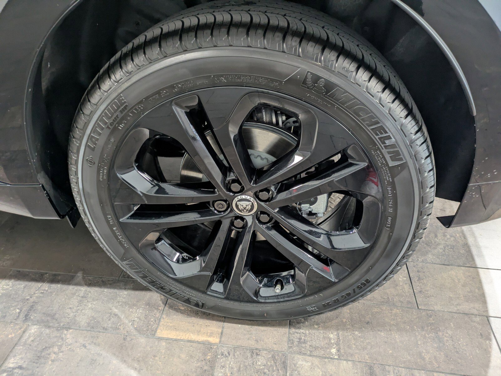 2026 Jaguar F-PACE R-Dynamic S P250 photo 12