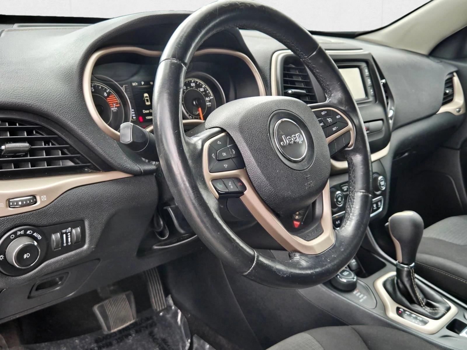 2016 Jeep Cherokee Latitude photo 10