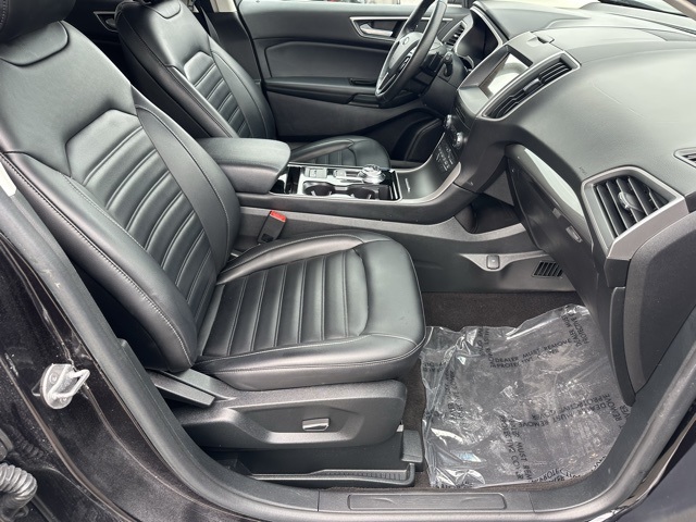 2019 Ford Edge SEL photo 12