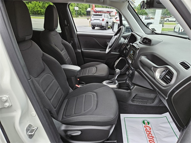 2022 Jeep Renegade Latitude photo 16