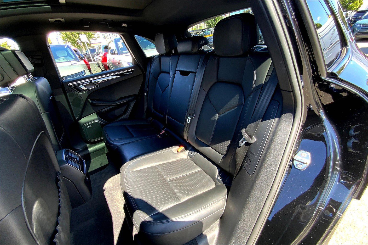 2021 Porsche Macan S photo 26