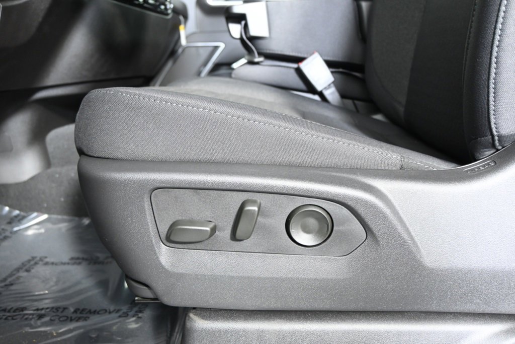 2025 Chevrolet Silverado 1500 LT photo 20