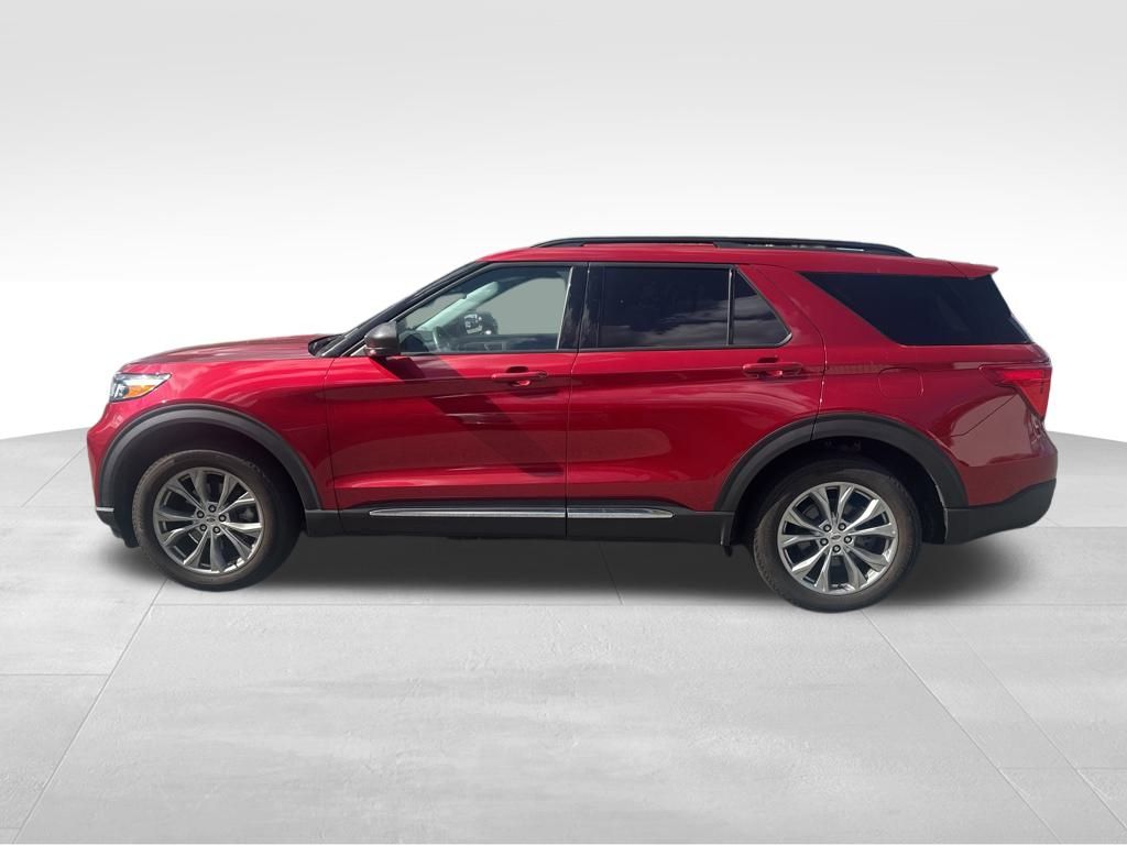 2021 Ford Explorer XLT photo 2