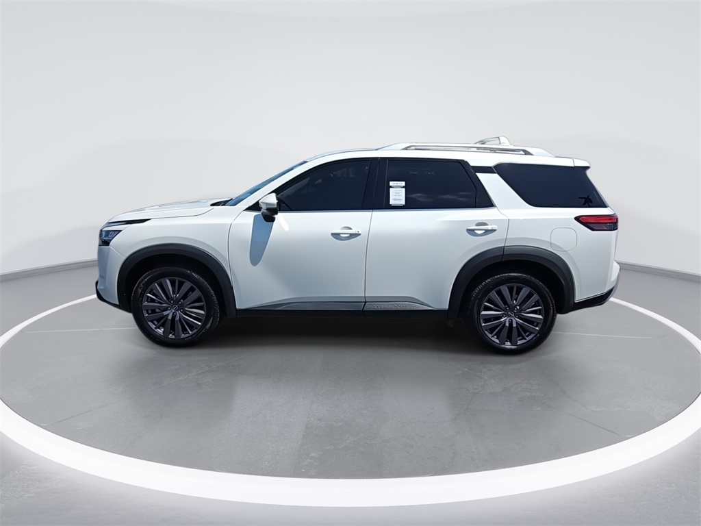 2023 Nissan Pathfinder SL photo 5