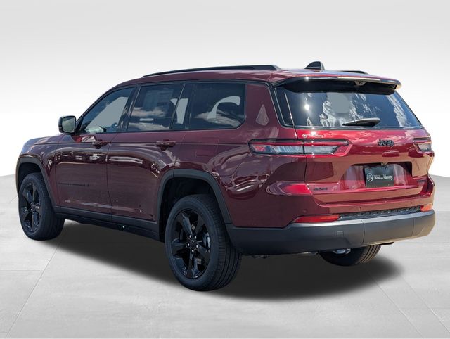 2025 Jeep Grand Cherokee Limited photo 3