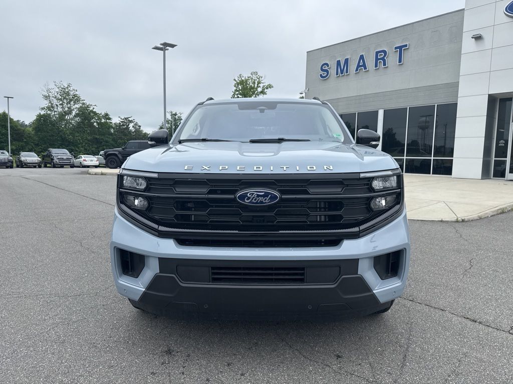 2025 Ford Expedition photo 8