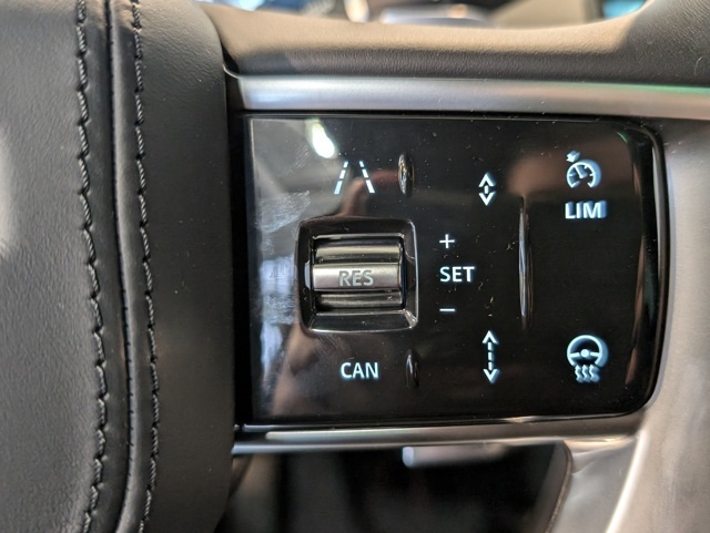 2025 Land Rover Range Rover SE photo 17