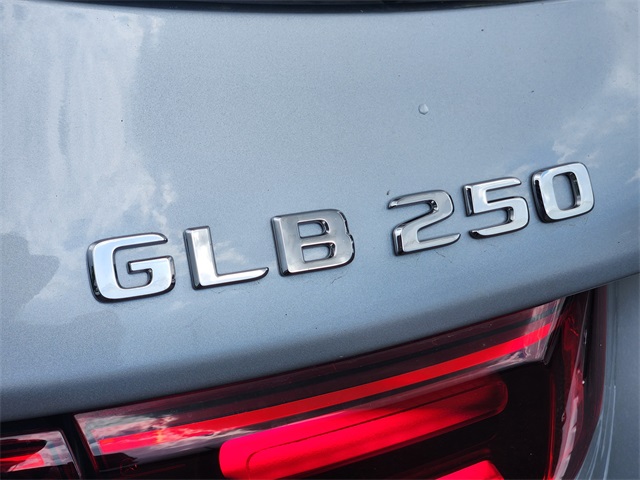 2026 Mercedes Benz GLB 250 4MATIC photo 13