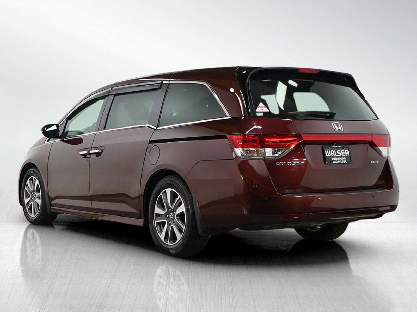 2017 Honda Odyssey Touring Elite photo 3