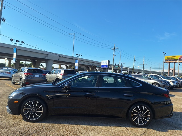 2023 Hyundai Sonata Limited photo 2