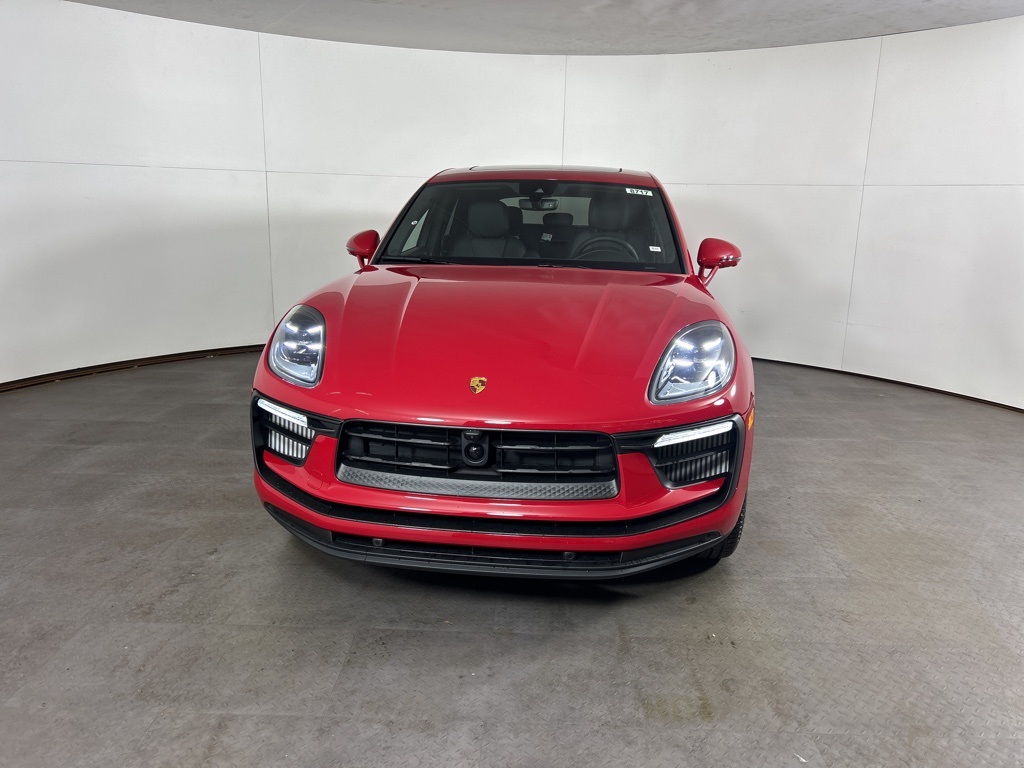 2026 Porsche Macan S photo 2