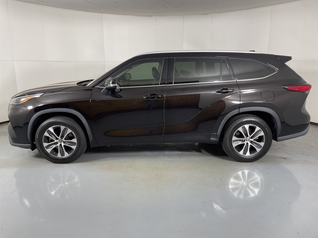 2022 Toyota Highlander XLE photo 4