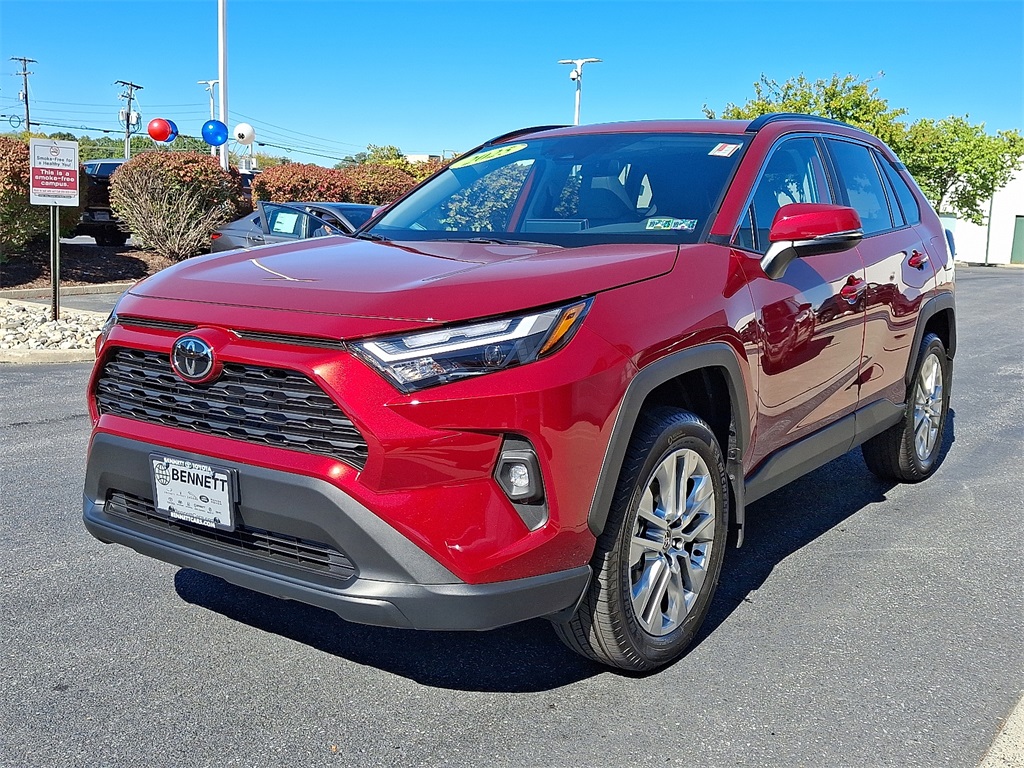 2025 Toyota RAV4 XLE Premium photo 4
