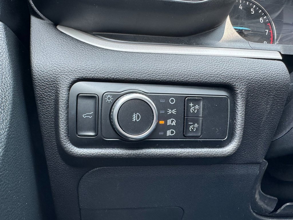 2023 Ford Explorer XLT photo 13