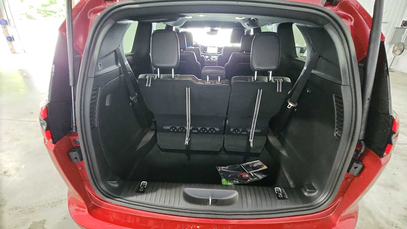 2026 Chrysler Pacifica photo 26
