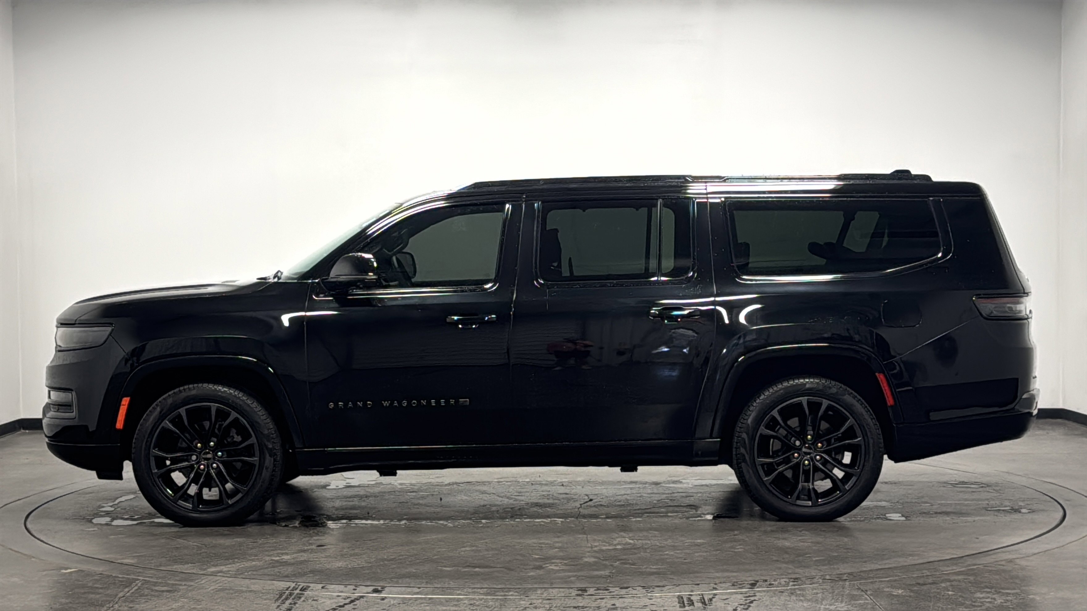 2024 Jeep Wagoneer L Series III photo 4