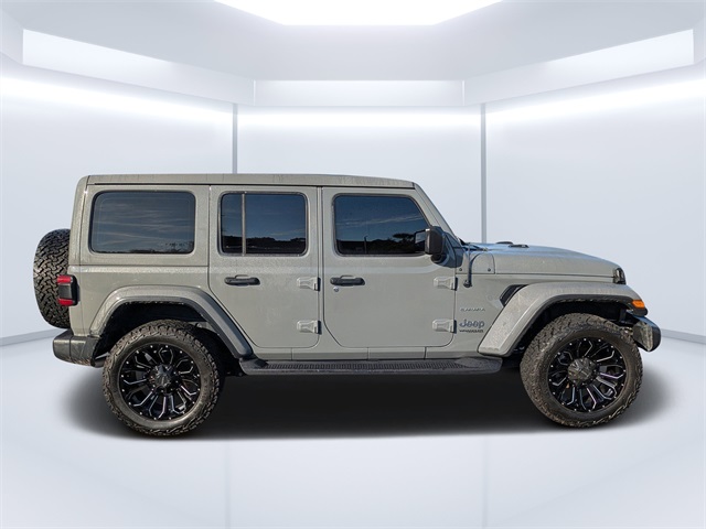 2022 Jeep Wrangler Unlimited Sahara photo 2