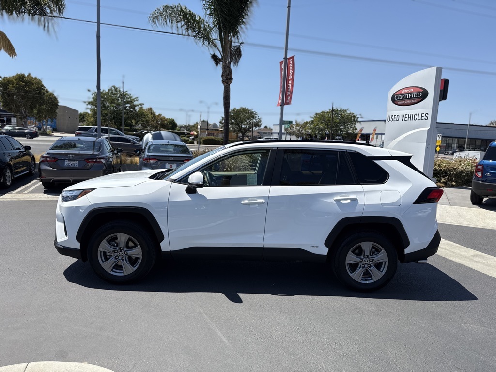2023 Toyota RAV4 Hybrid XLE photo 2