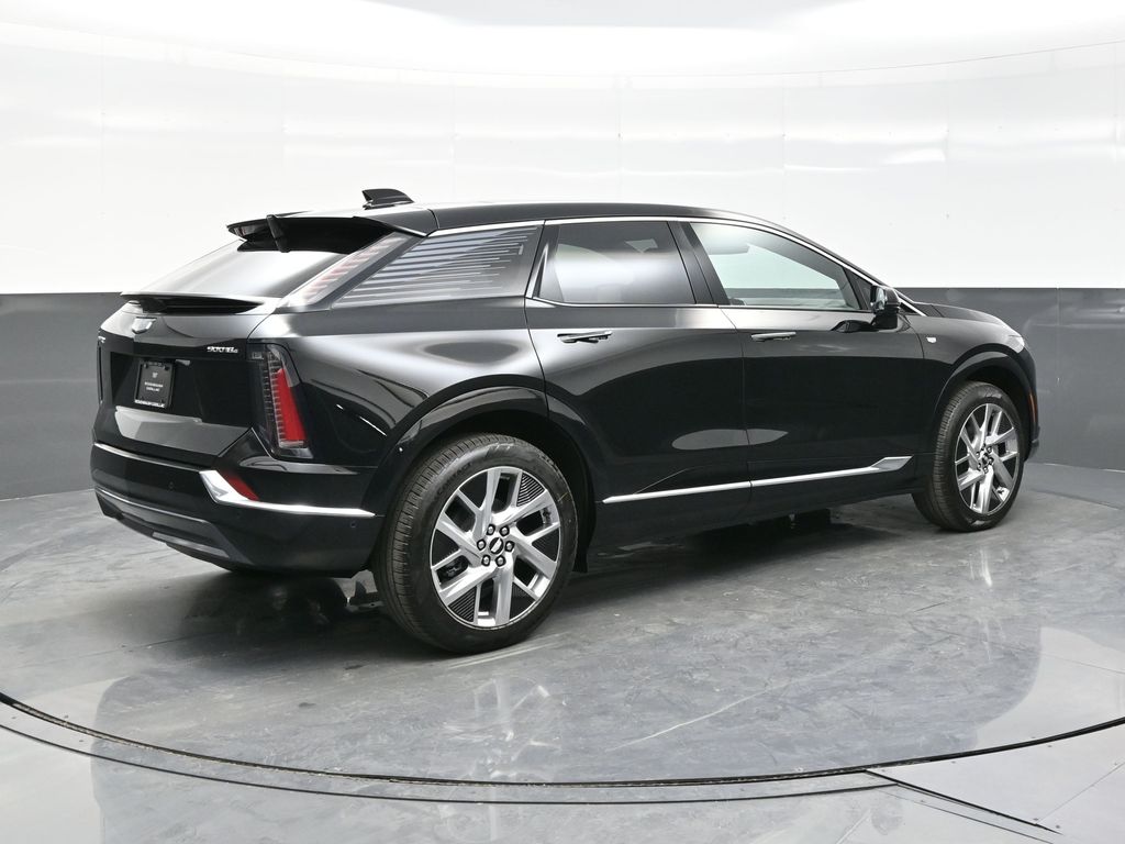 2025 Cadillac Optiq Luxury photo 6