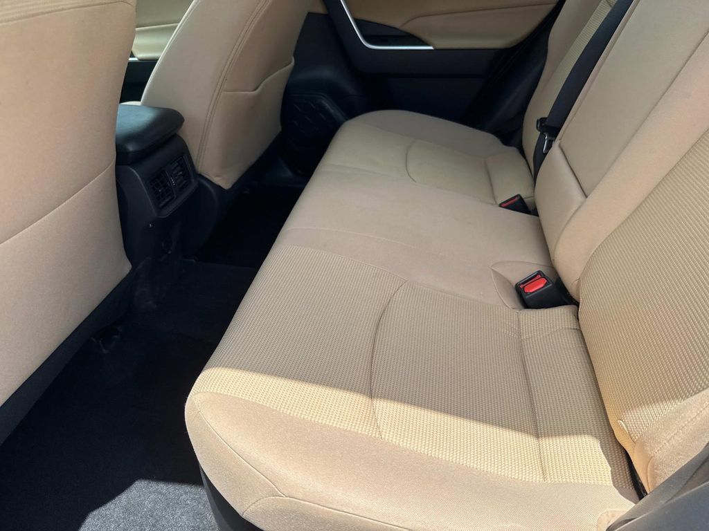 2024 Toyota RAV4 Hybrid LE photo 14