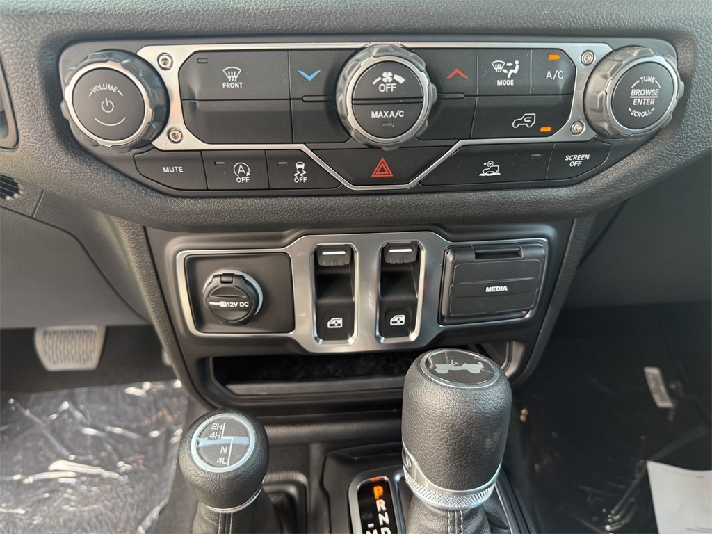 2025 Jeep Wrangler Sport photo 20