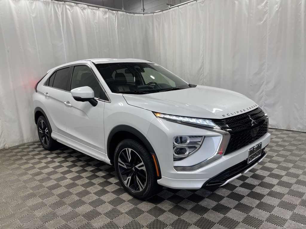 2023 Mitsubishi Outlander SE photo 2