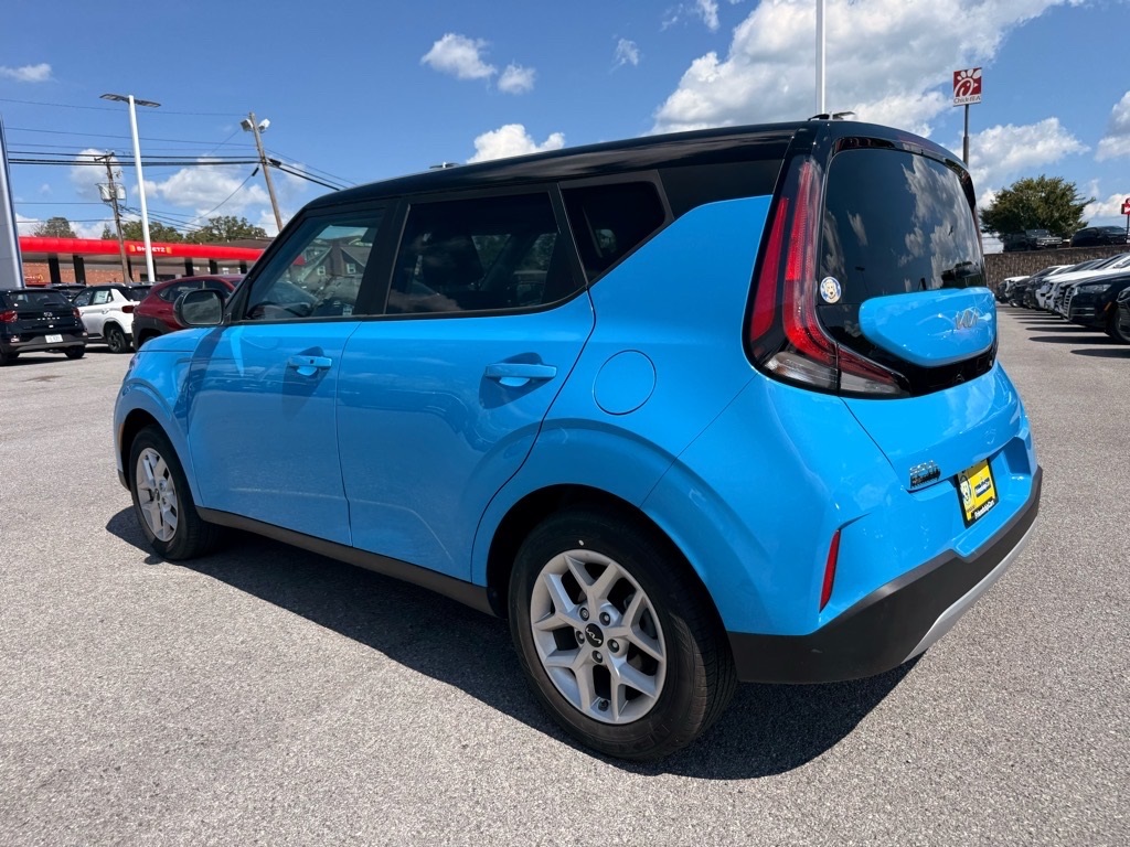 2023 Kia Soul S photo 4