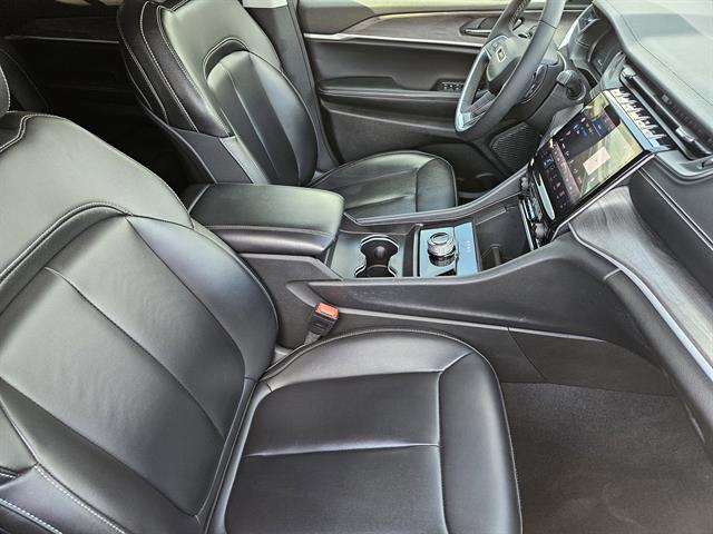 2024 Jeep Grand Cherokee Limited photo 10