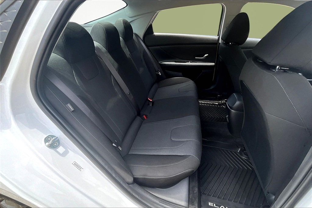 2024 Hyundai Elantra SE photo 27
