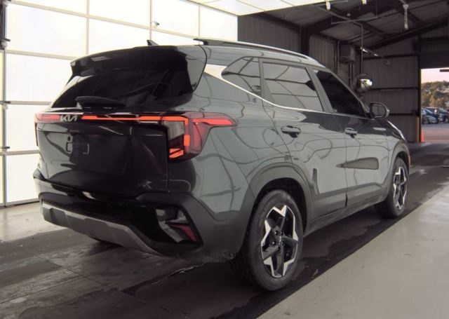 2025 Kia Seltos EX photo 2
