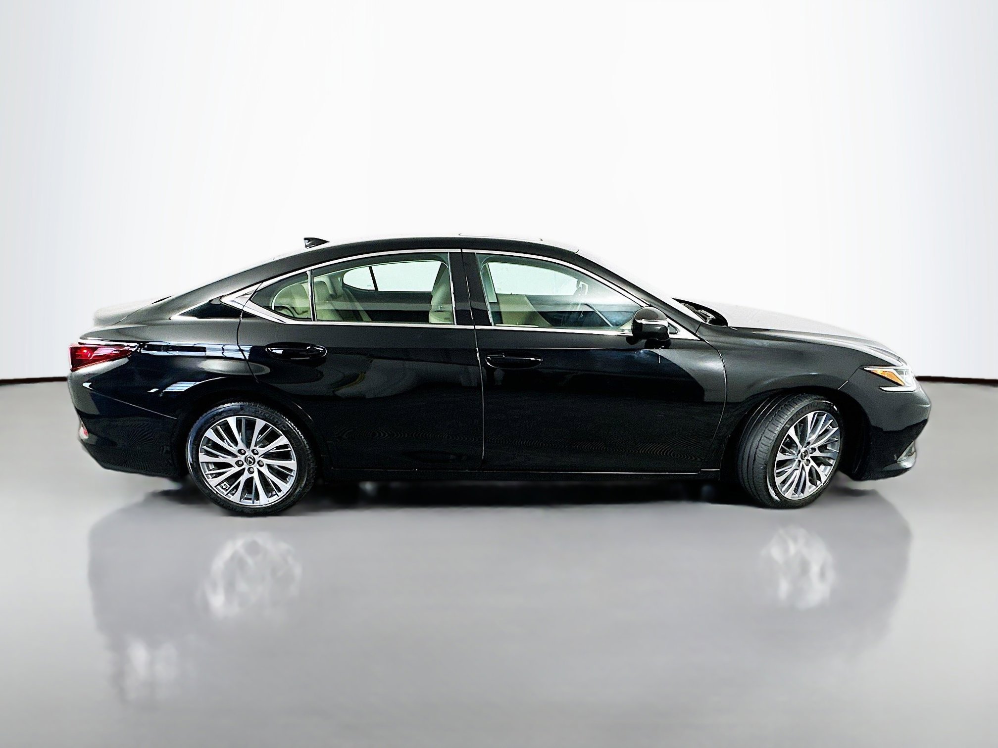 2019 Lexus ES 350 photo 8