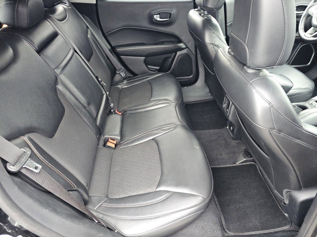 2018 Jeep Compass Latitude photo 2