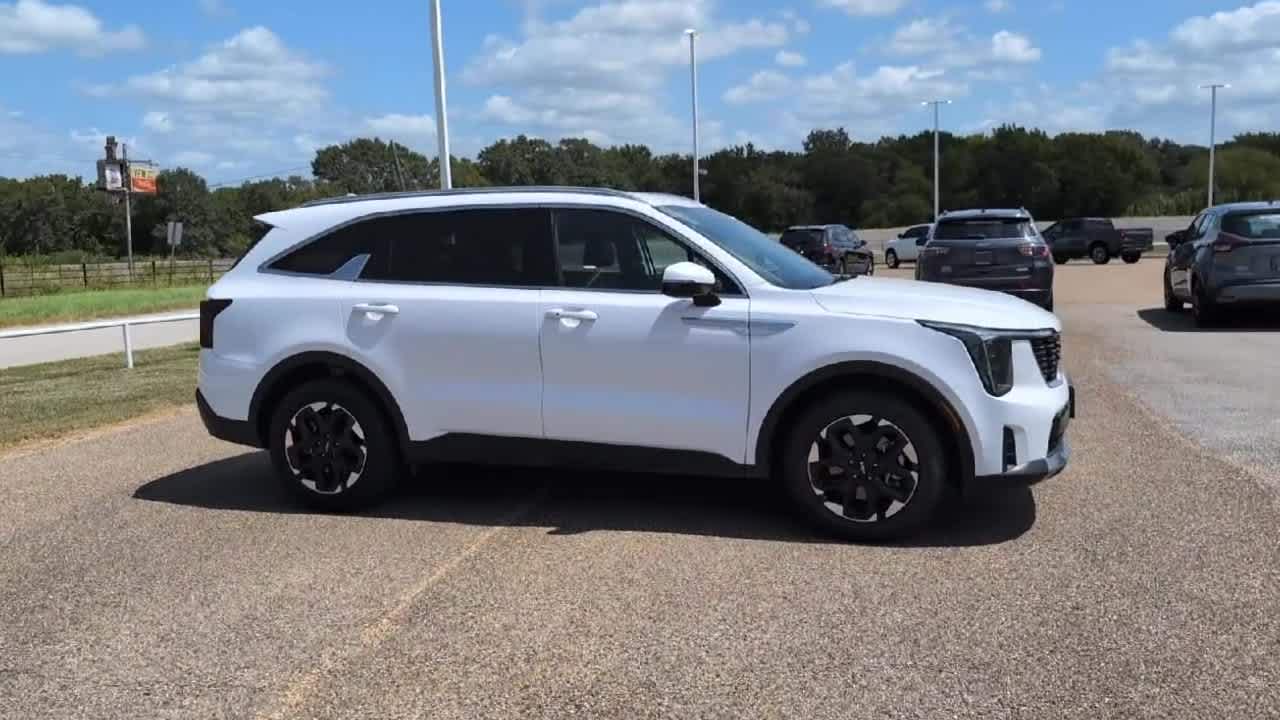 2024 Kia Sorento S photo 4