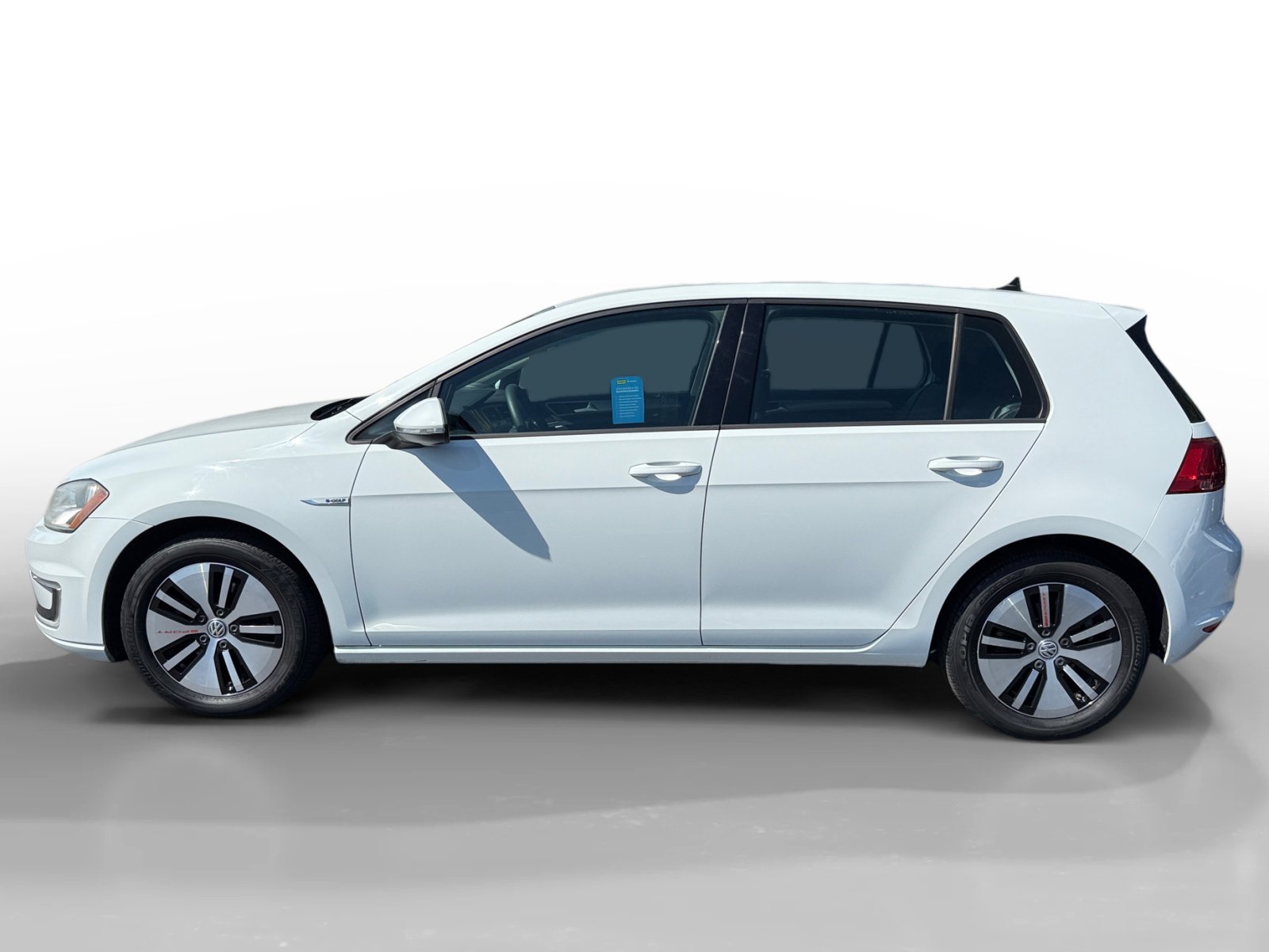 Used 2016 Volkswagen e-Golf e-Golf SE with VIN WVWKP7AU6GW915781 for sale in Concord, CA