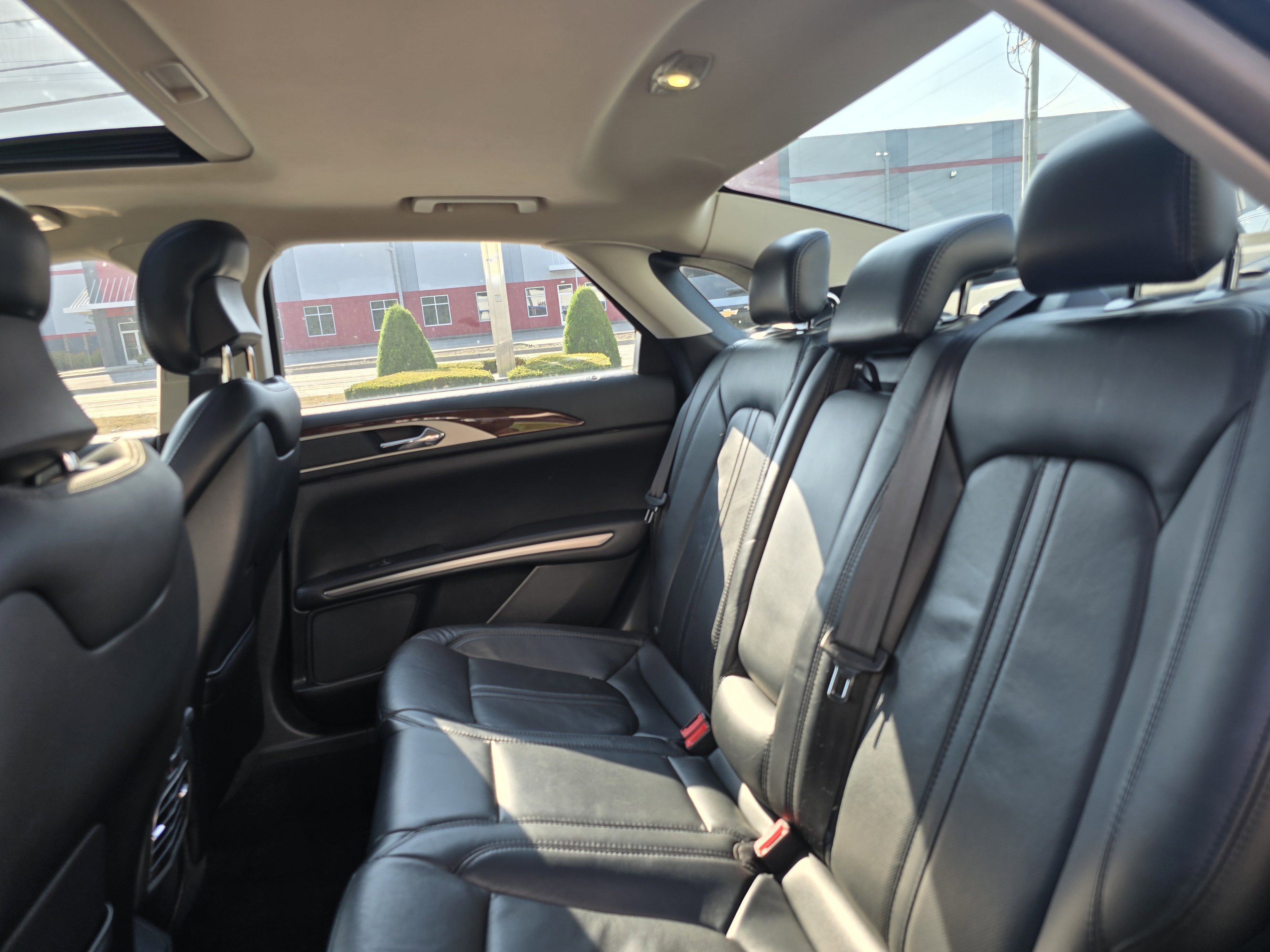 2016 Lincoln MKZ Base photo 10