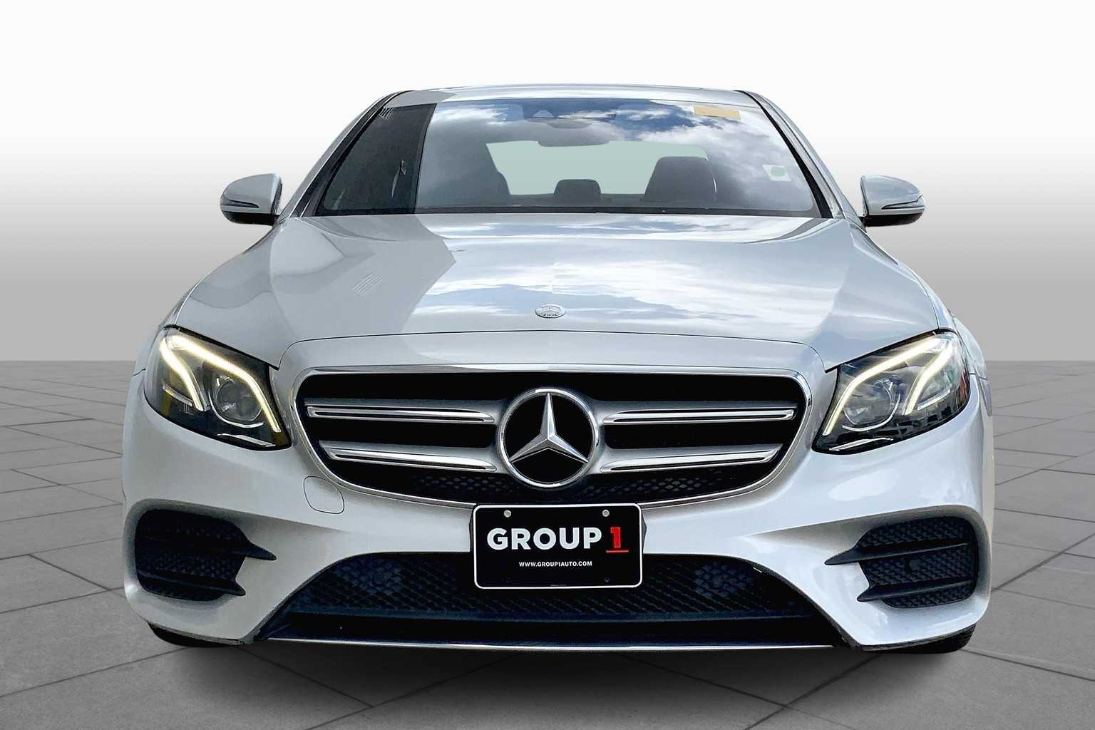 2017 Mercedes Benz E 300 Sport photo 3
