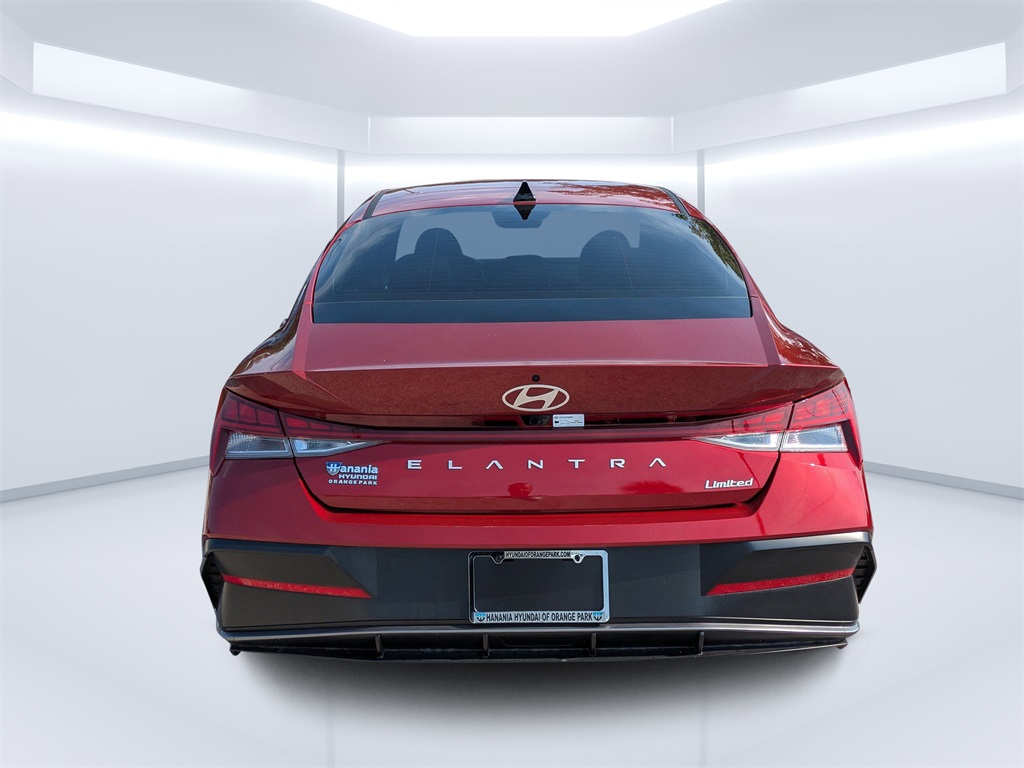2025 Hyundai Elantra Limited photo 4